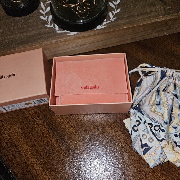 Cult Gaia Aleta Zip Card Case - Picture 5 of 8